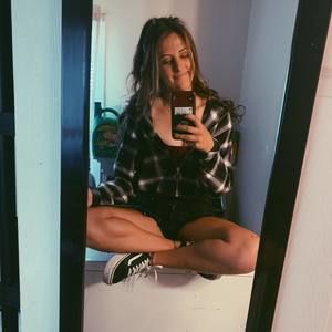 Meet your Posher, Courtney